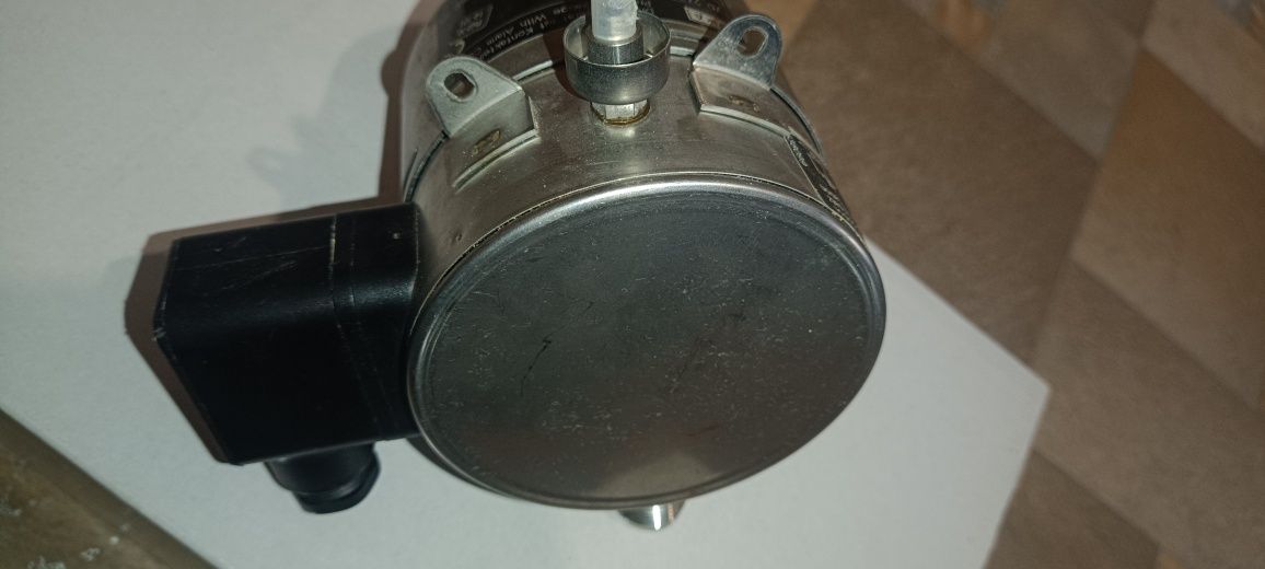P max 20W/20VA induktionstri.