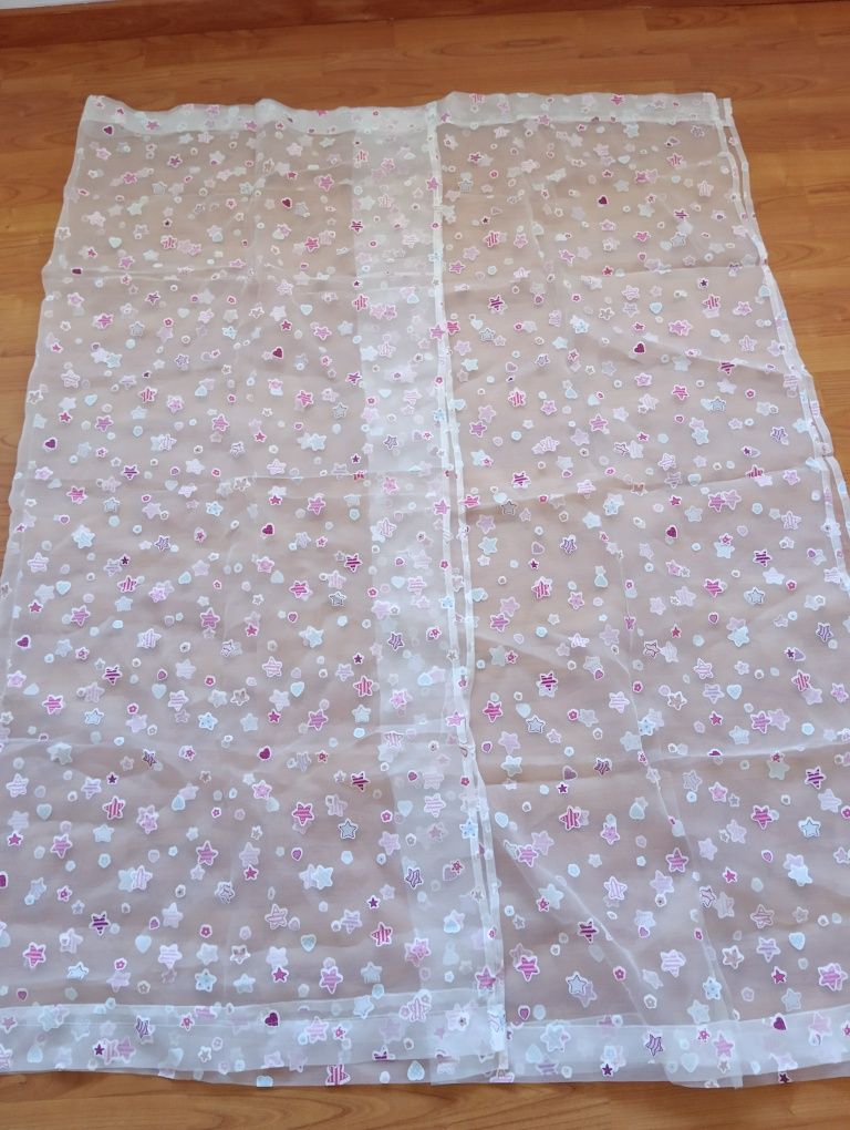 Decoração têxtil para quarto bebé menina