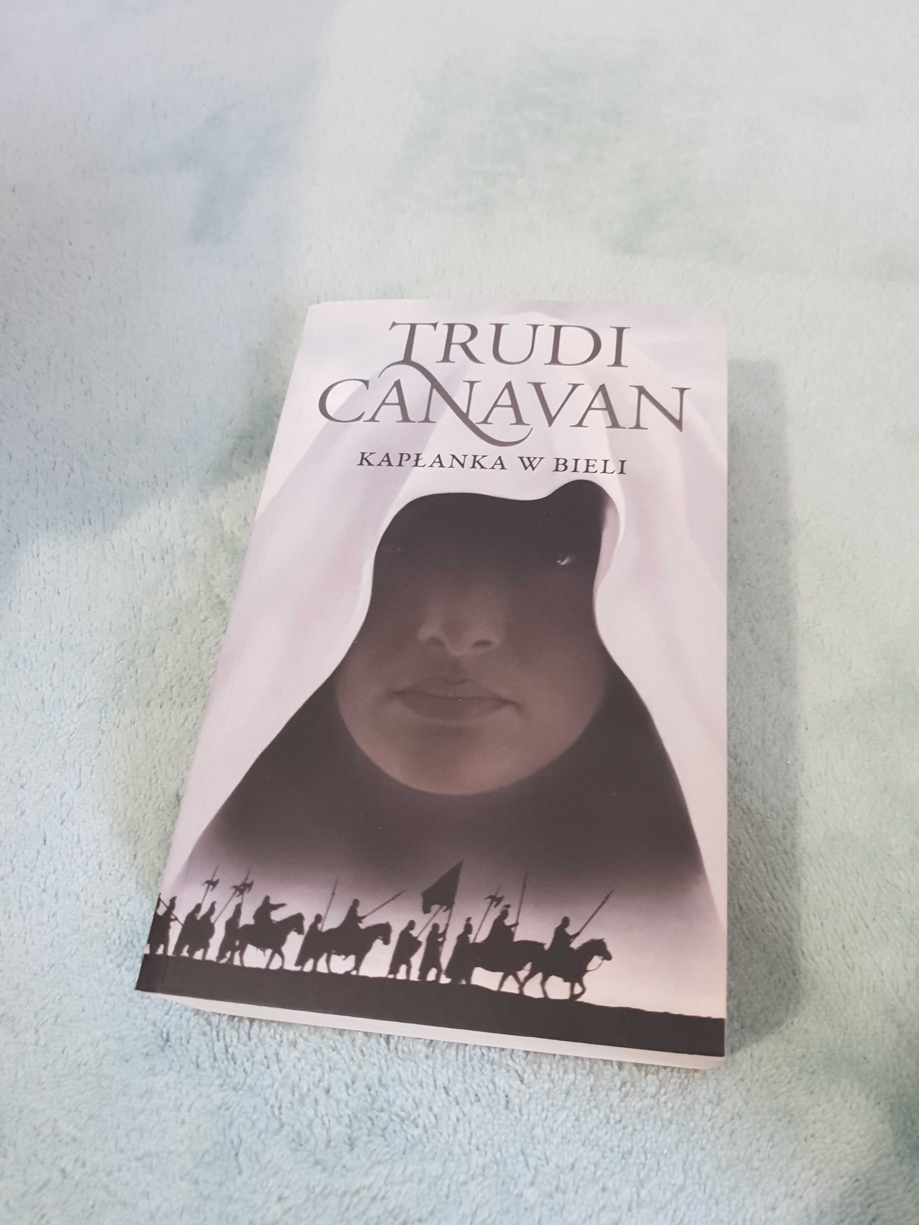 Trudi Canavan - Kapłanka w Bieli