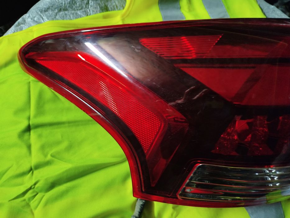 Lampa lewa tylnia Mitsubishi Outlander 3 lift