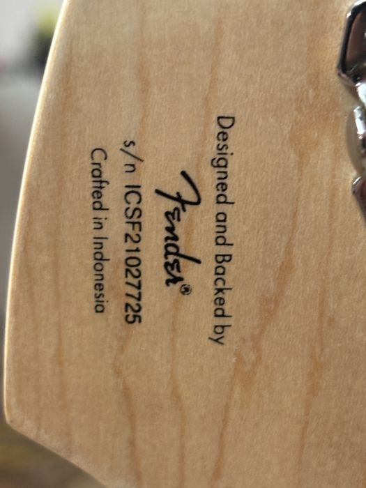 Бас гитара Скваер Джаз-бас. Фендер