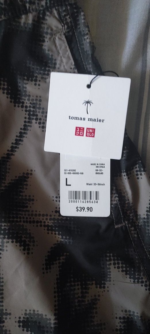 Мужские пляжные шорты UniQlo(размер L)