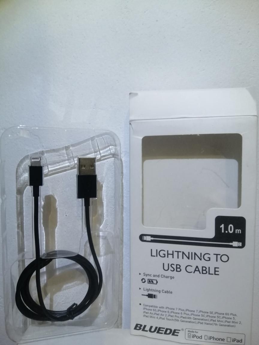 Зарядний USB кабель до iPhone,  iPad, iPod