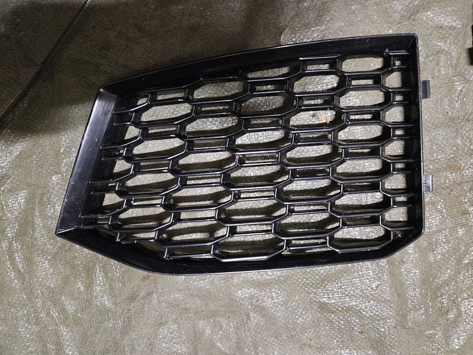 Kratki zderzaka przód Audi RS4 RS5 B9 8w6.807.682p 8W6.807.681p