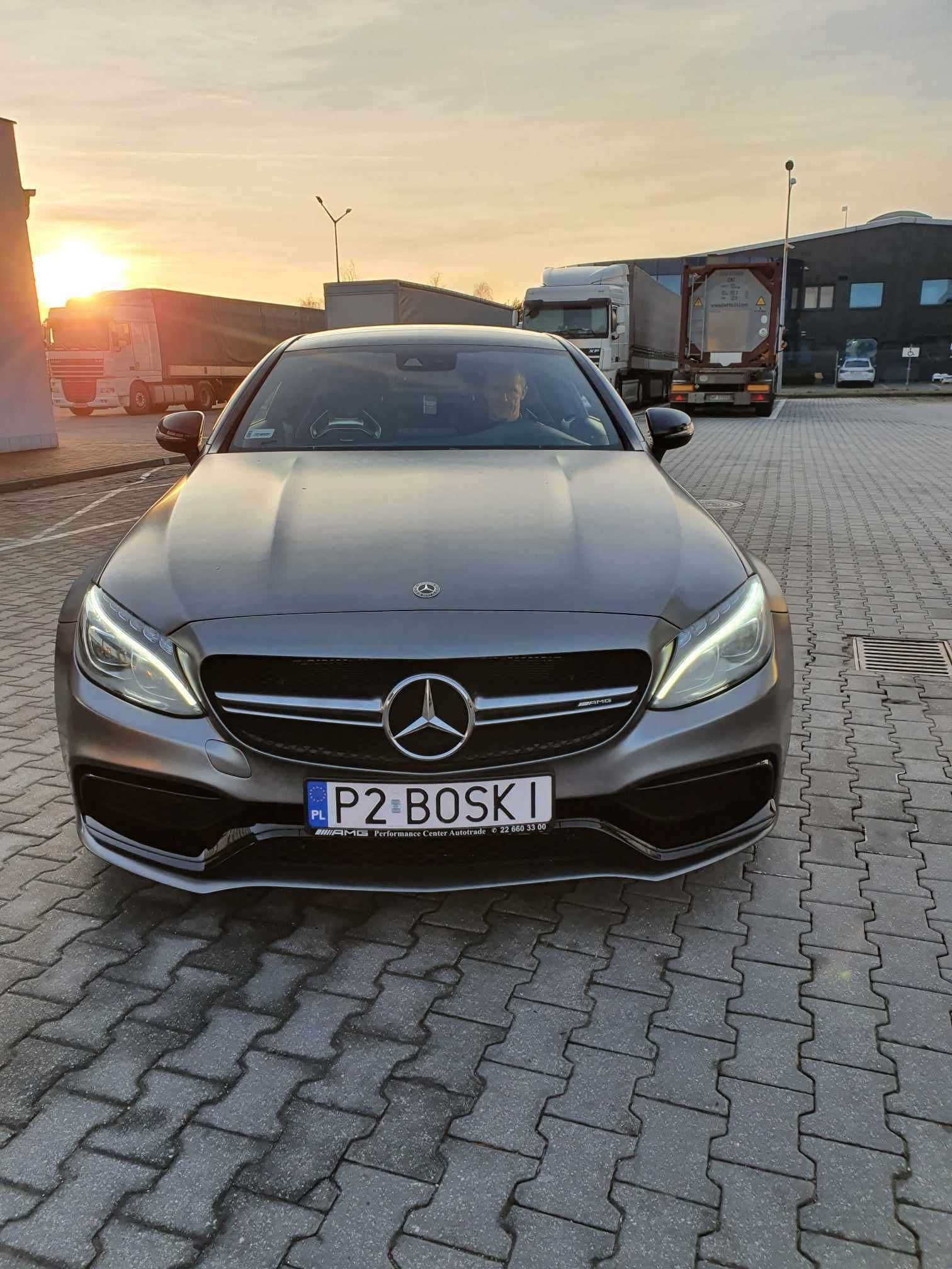 Piękny Merceses AMG C63S