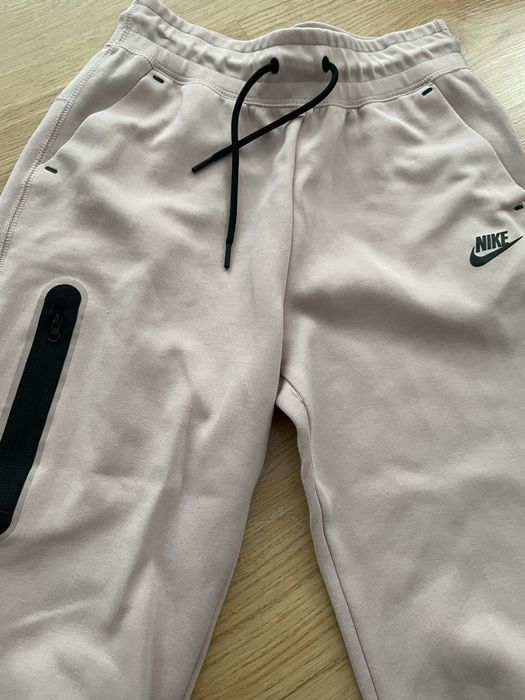 Nike tech fleece spodnie dresowe r.146-156