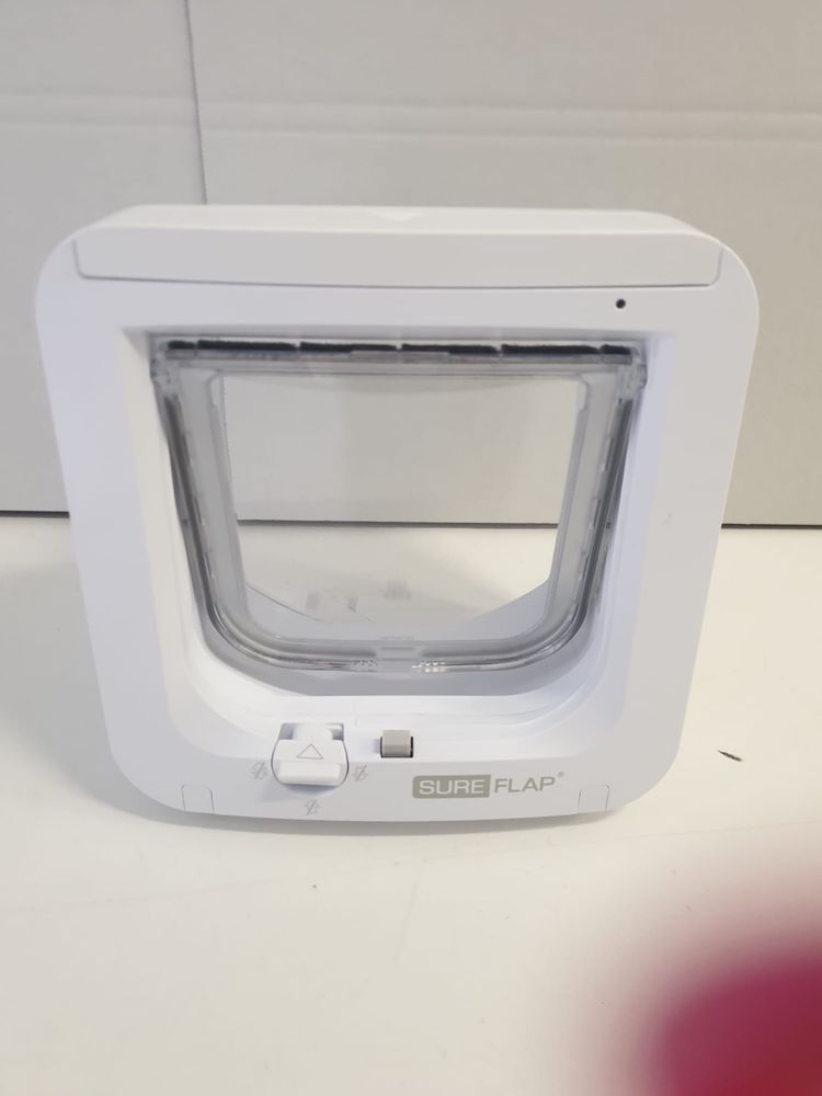 SureFlap drzwiczki dla kota z czytnikiem mikrochipów  Białe