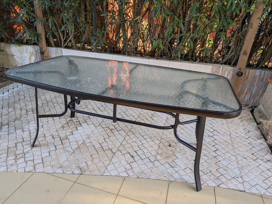 Mesa e cadeiras ferro preto