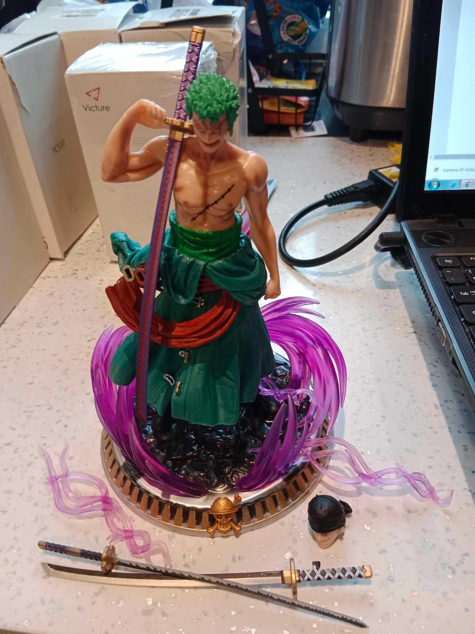 Nowa Figurka Kolekcjonerska One Piece Roronoa Zoro