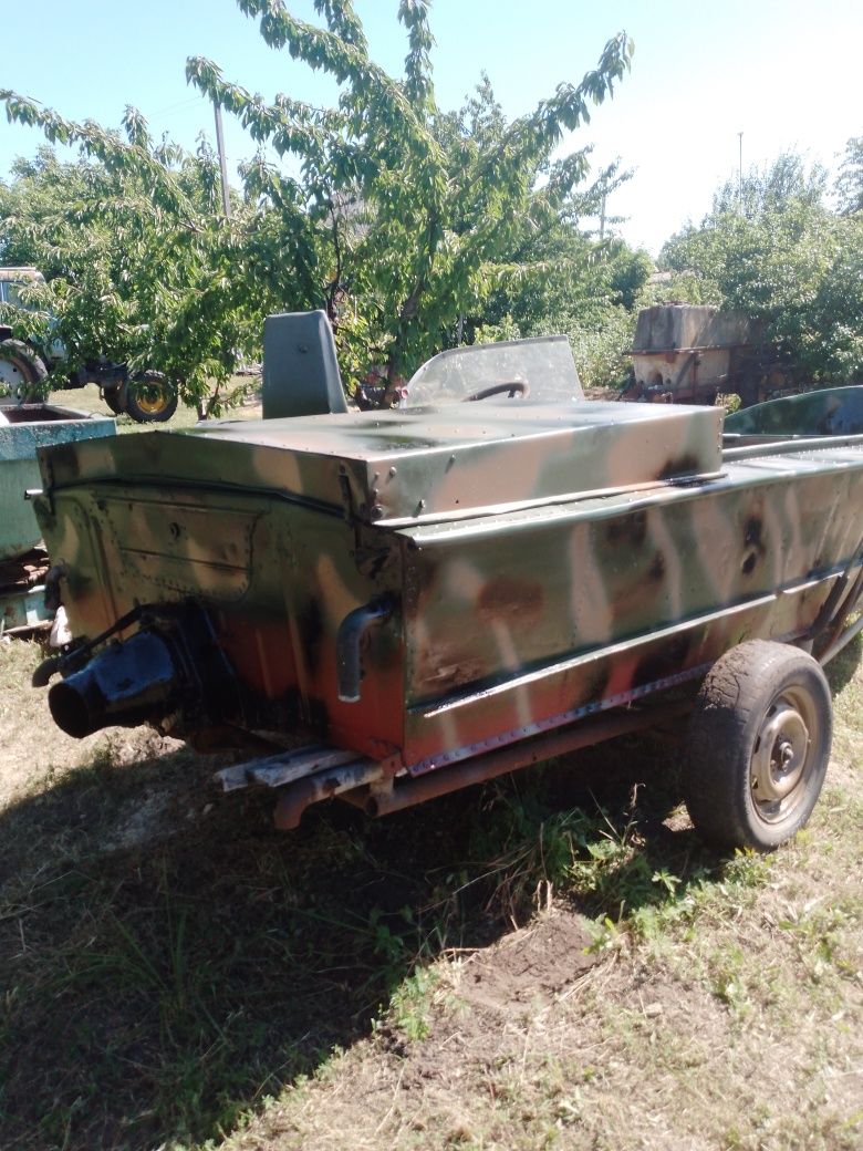 Продам лодку прогрес з двигуном від ауді 80