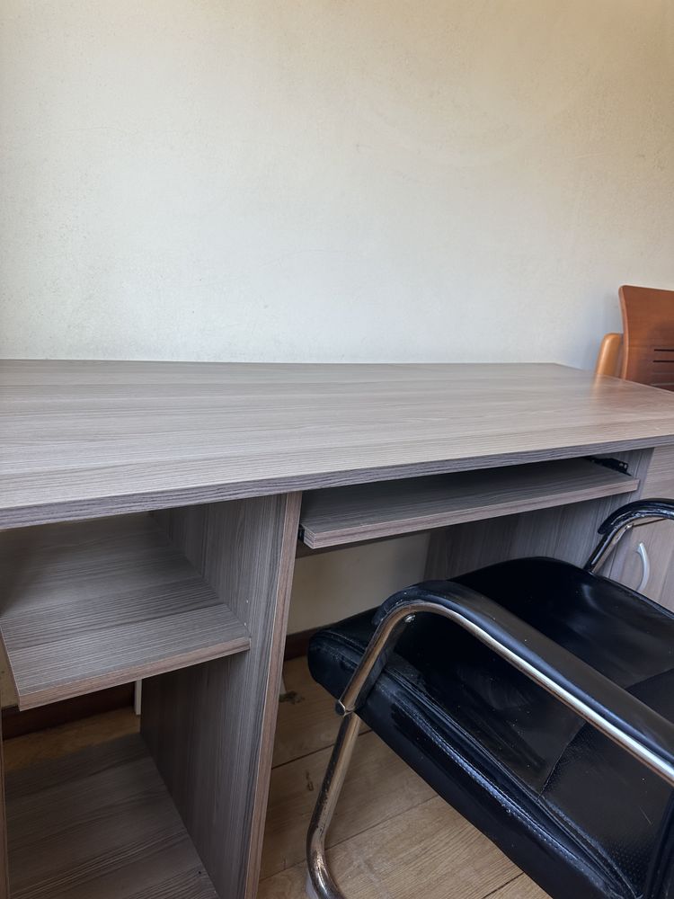 Secretaria como nova