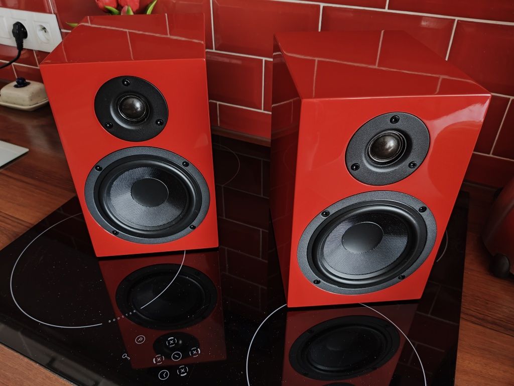 Kolumny podstawkowe, półkowe Pro-Ject Speakerbox 5, czerwone