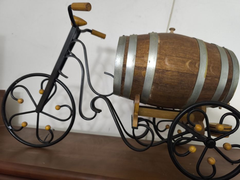 Bicicleta em ferro zincada. E pintada