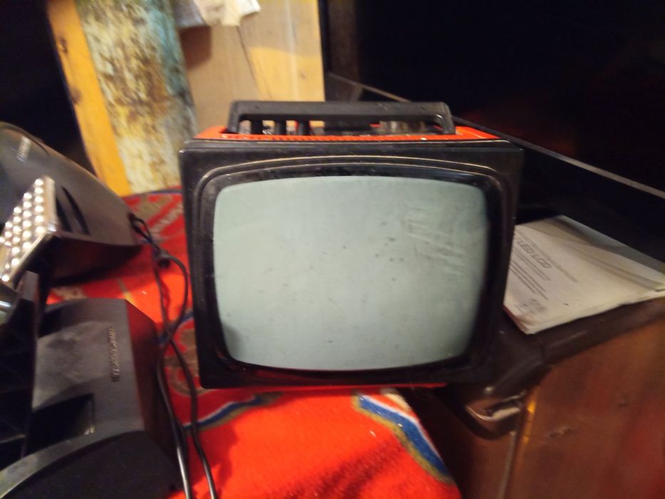 Маленький телевизор СССР Электроника 23ТБ-316Д в коллекцию