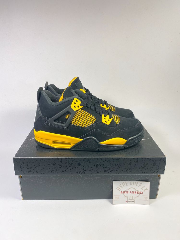 Jordan 4 Retro Thunder (GS) - 38 EU / 5.5Y US