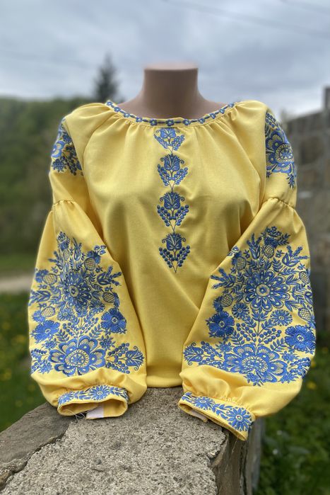 Вишиванка чоловіча, вишите плаття, вишиванка жіноча