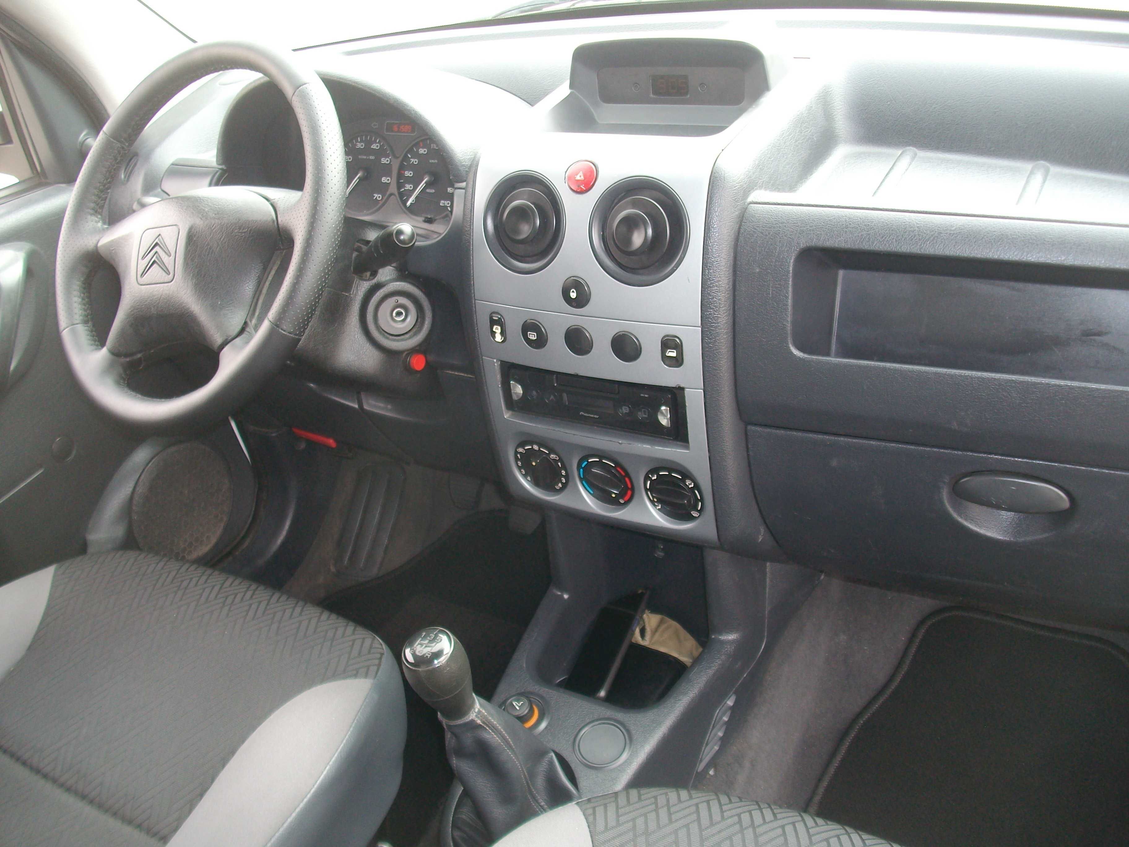 Citroen Berlingo 1.6D (Fibrada no interior) de 2010