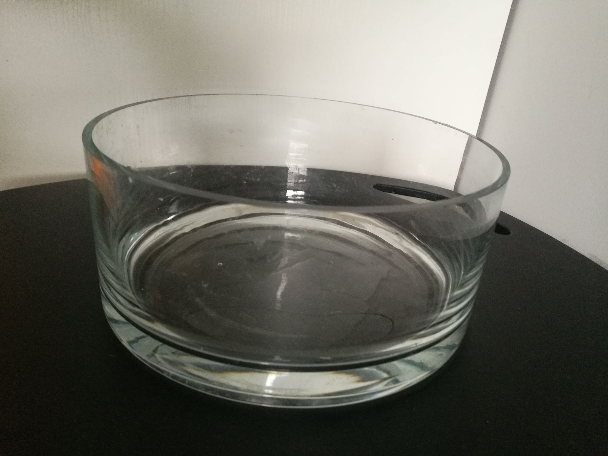 Duża szklana salaterka z grubego szkła
