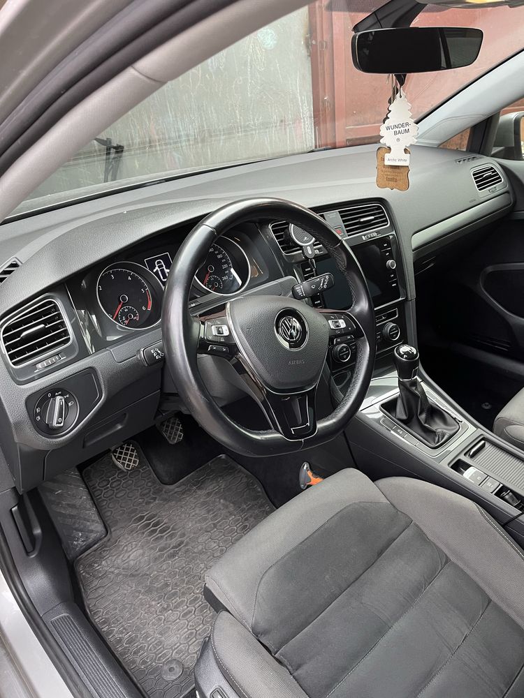 Sprzedam VW Glof 7 1.6tdi Nowy rozrząd, masaż fotela/ alcantara