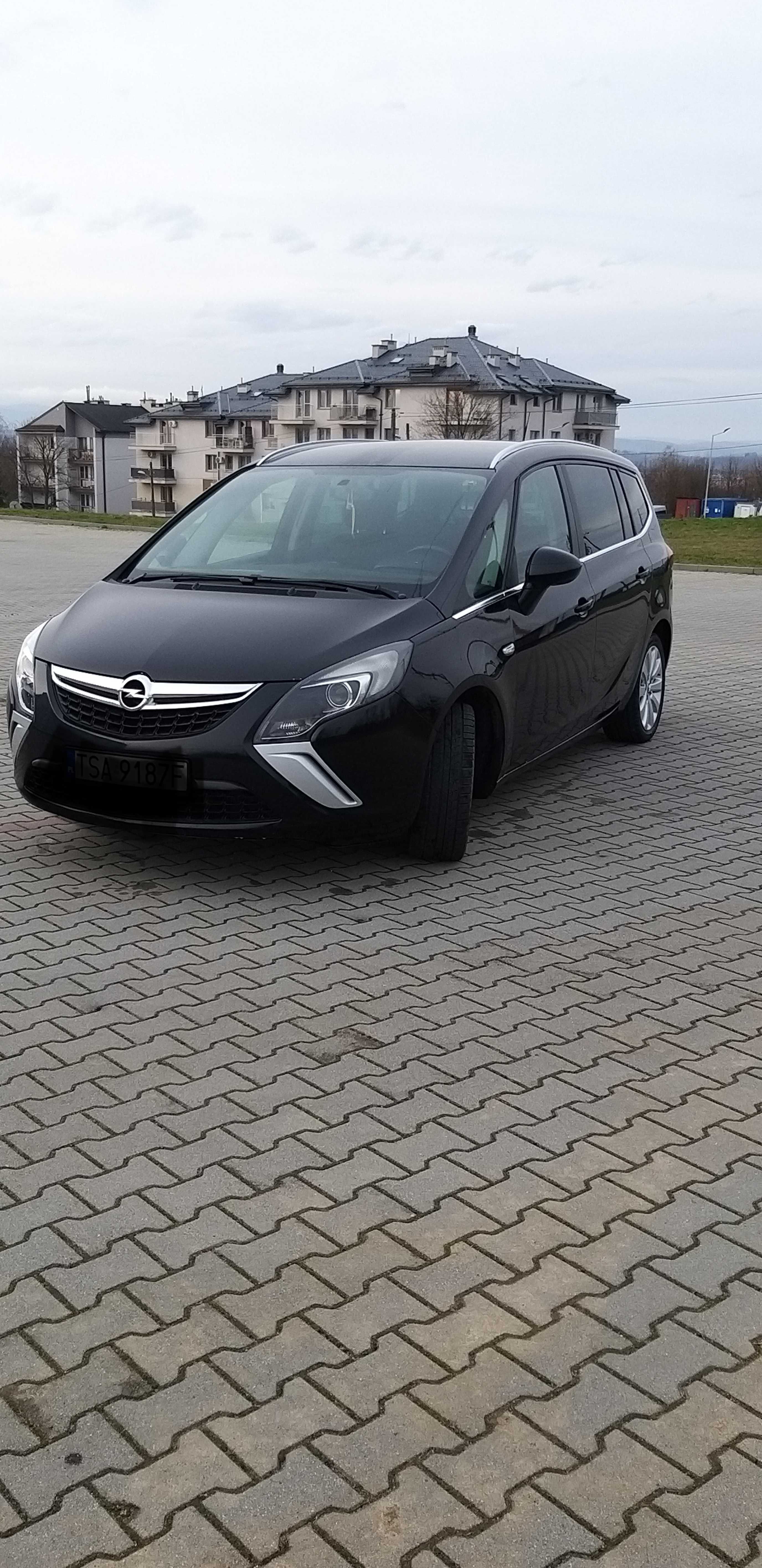 Opel Zafira C 1.4 turbo - 7 osobowy automat,klima,xenony