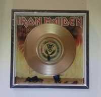 Quadro com single alusivo a tema da banda Iron Maiden