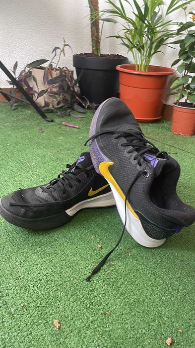 Tênis Basqueteira Nike