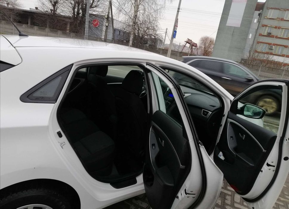 Продам авто Hundai i30 в гарному стані