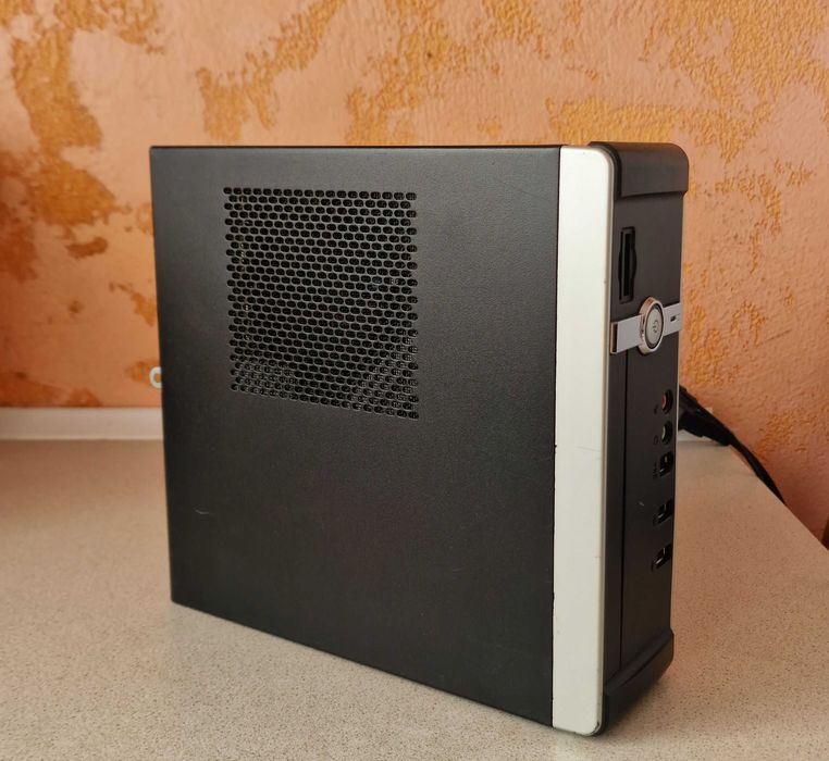 mini-ITX HP 2B05/AMD A6 5200x4/8GB RAM/SSD 240/AMD RADEON HD 8400