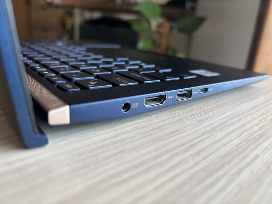 Asus Zenbook 14 / i7 / 512gb SSD/ 16gb RAM