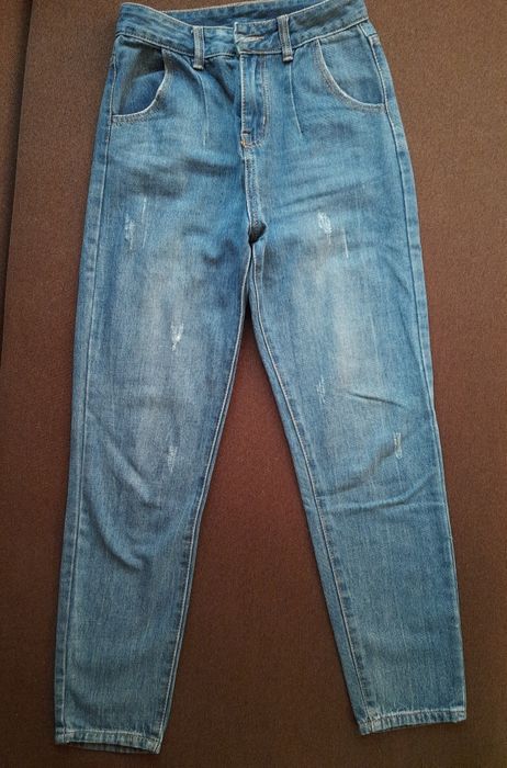 Джинси жіночі МОМ р.27 на тонку талію б/у