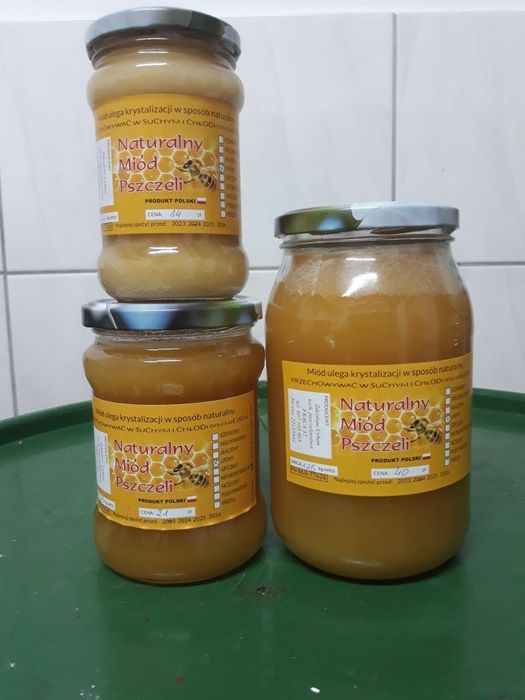Miód lipowy  z własnej pasieki .