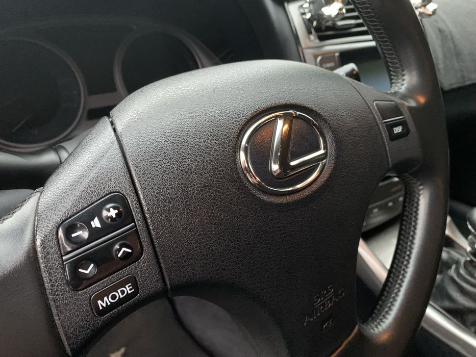 Продам Lexus IS