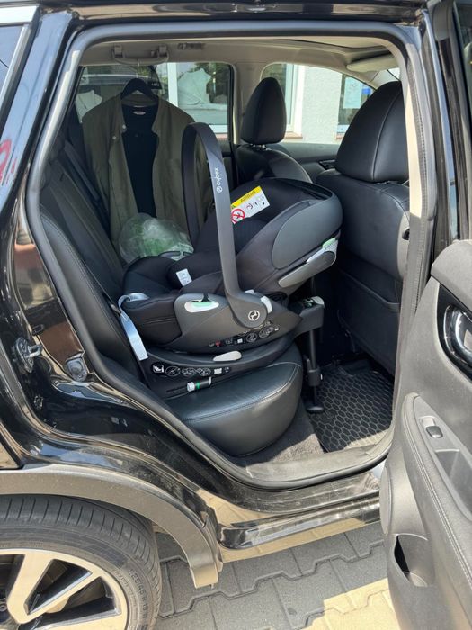 Fotelik Cybex Cloud T z obrotową bazą T