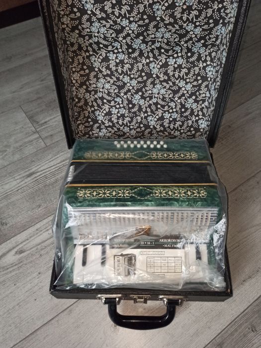 Akordeon razno 16 bas Małysz dla dziecka SUPER STAN!!