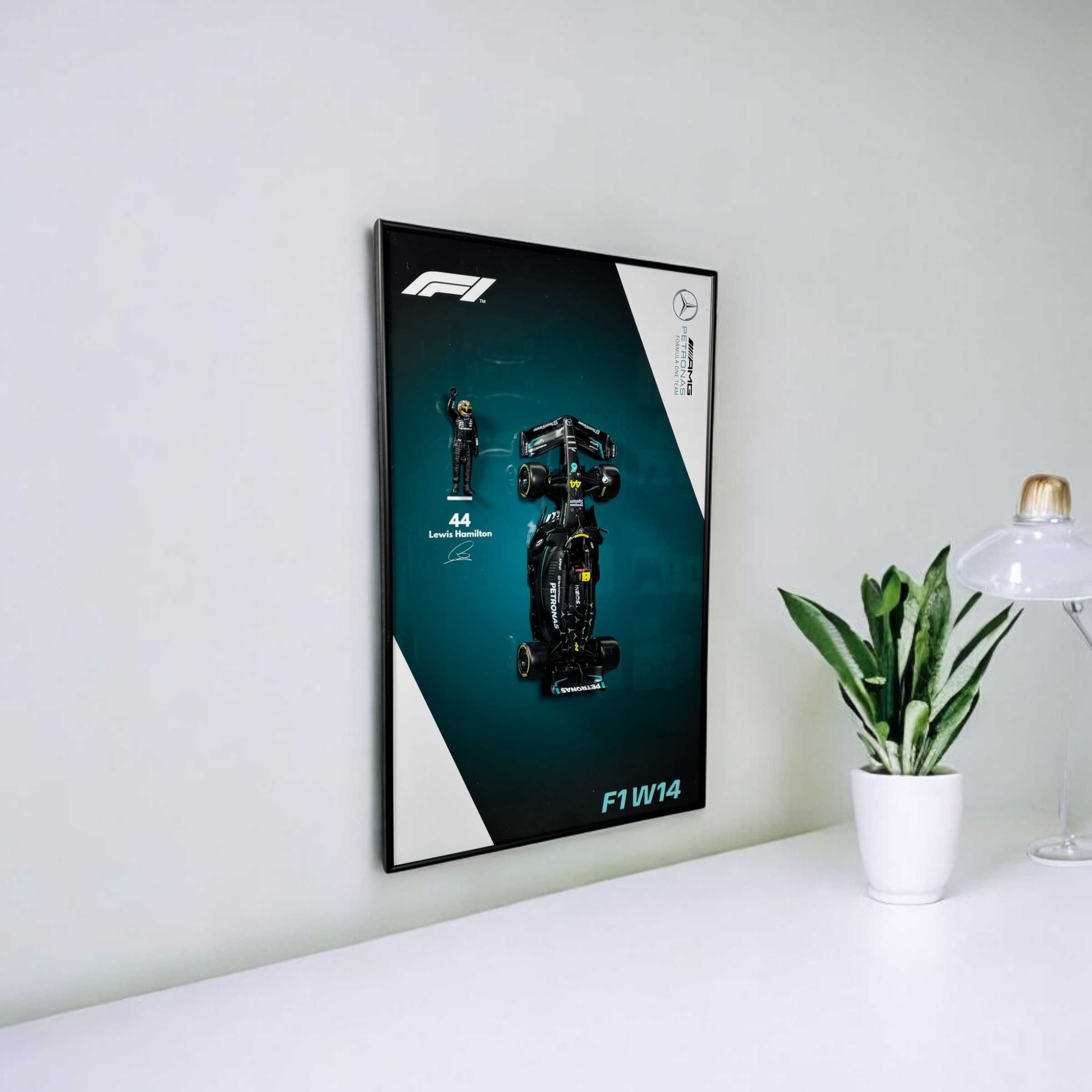 Bburago На Рамці F1 Mercedes 44 Lewis Hamilton 1/24 Маштаб AMG Модель