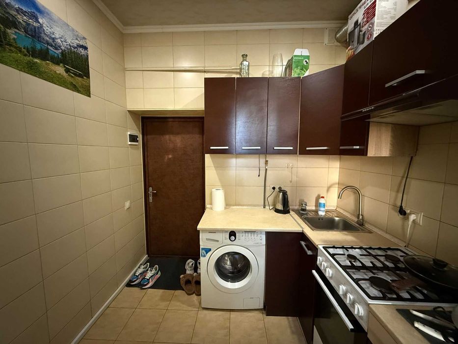 Класна маленька однокімнатна квартира з ремонтом!!