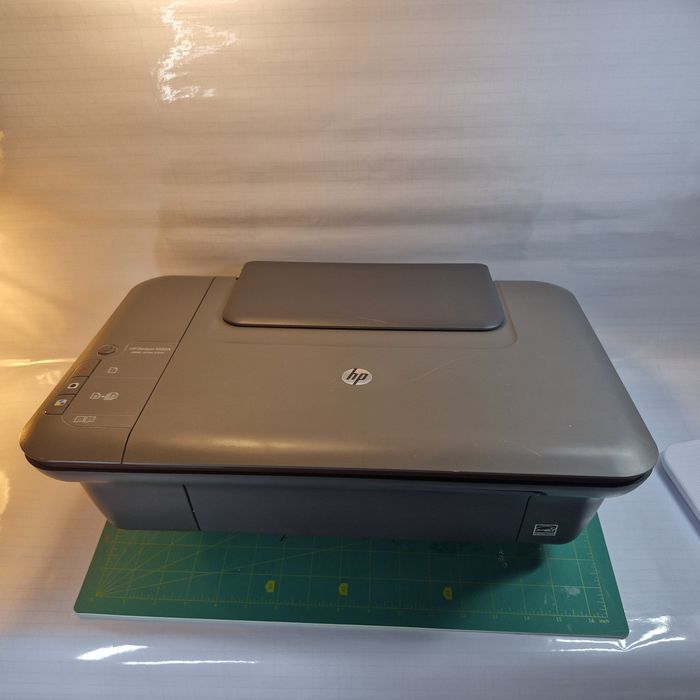 HP DeskJet F2483 — принтер + сканер