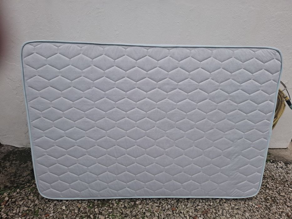 Colchão de cama solteiro 183x123cms, de molas, pouco uso, Lusocolchão.