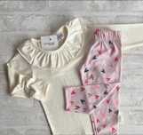 Lote de roupa de crianca