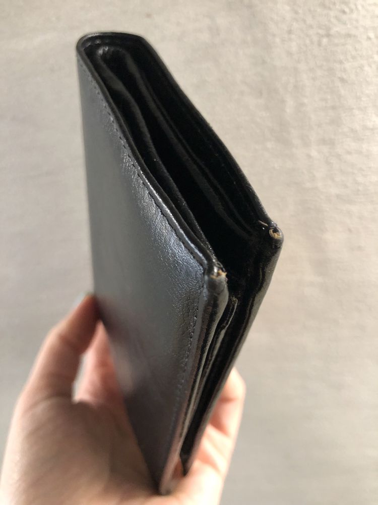 Czarny nowy elegancki męski portfel skórzany pomysł na prezent