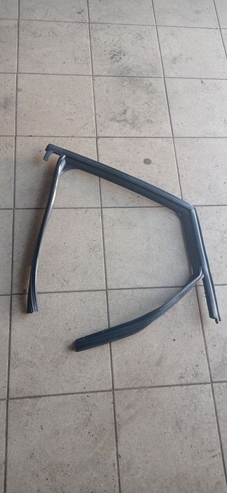 Накладка,уплотнитель audi Q3