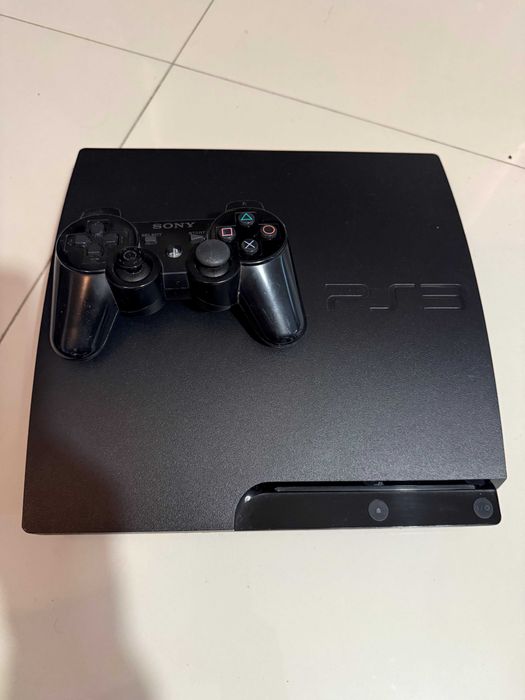 konsola ps 3 model CECH-30004B