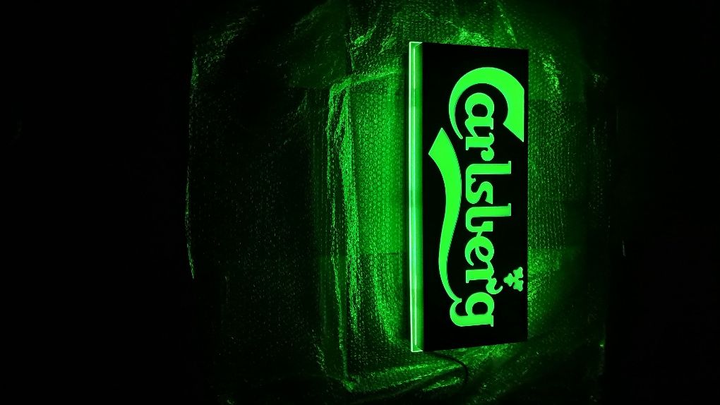 Neon plafon kaseton Carlsberg