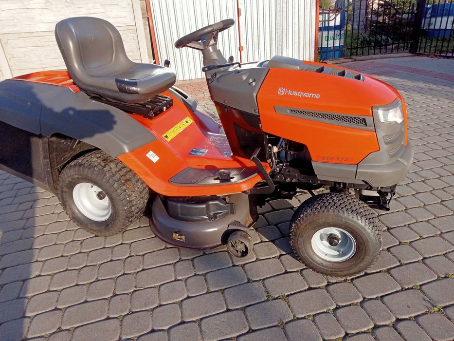 Traktorek kosiarka HusqvarnaCTH173 z pompą oleju