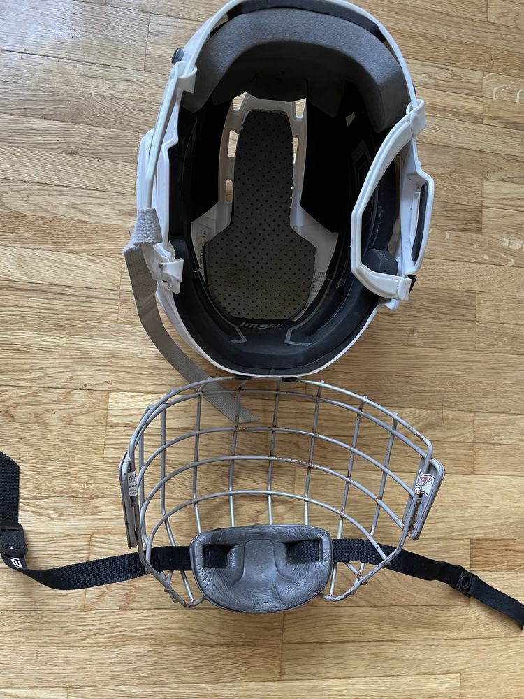 Шлем хокейний
