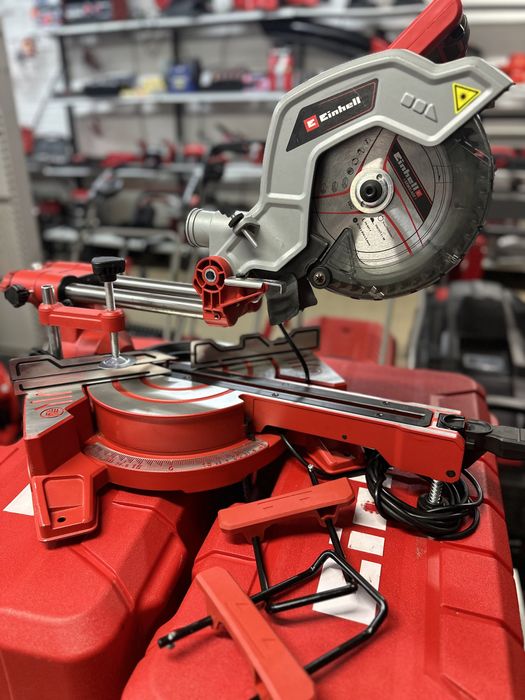 Потужна торцювальна пила (торцовка) Einhell TC-SM 216