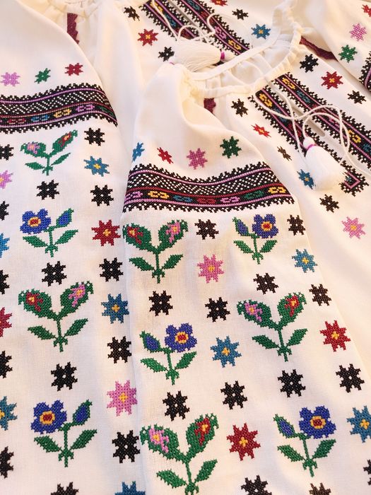 Жіноча вишита сорочка вишиванка борщівська