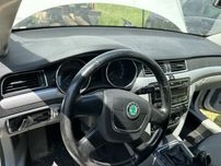 Торпеда безопасность передняя панель консоль Skoda Superb 2008-