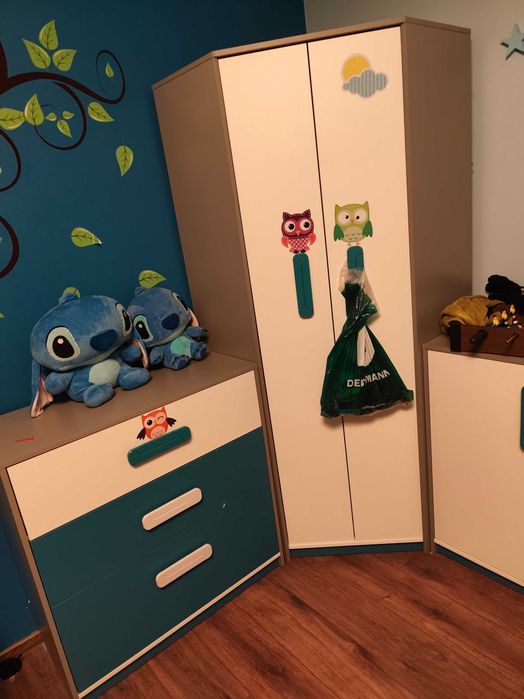 Zestaw mebli dziecięcych bardzo dobry stan. Komoda biurko szafa