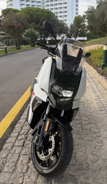 BMW C 400 X — 1.354 km — Estado de Nova - Connectivity